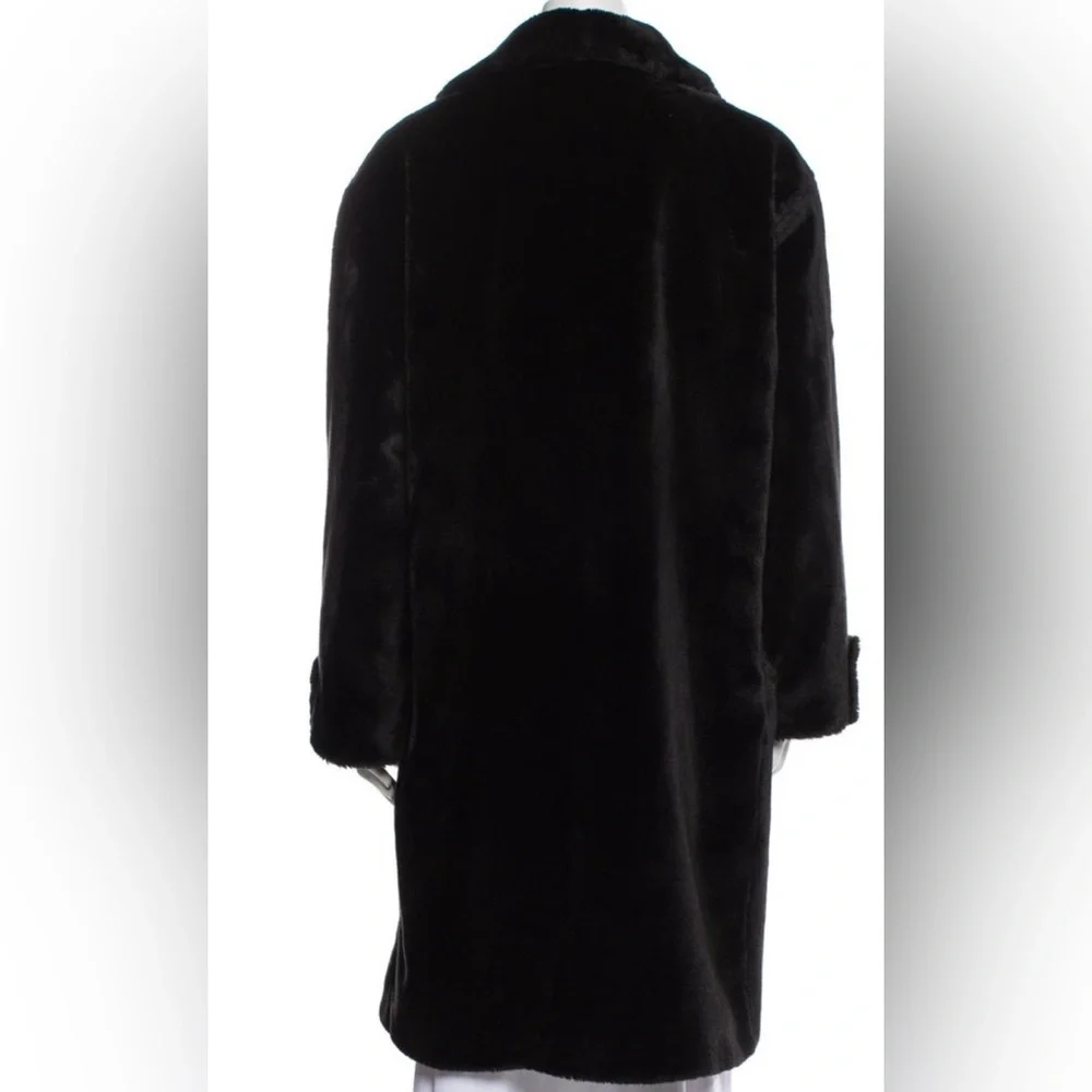 ST. John. Faux Fur coat - Picture 2 of 6